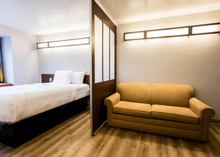 Microtel & 2* Cheyenne