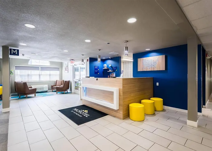Microtel & Hotel