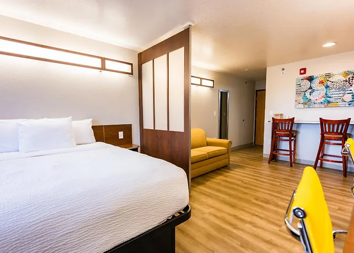 Hotel Microtel &
