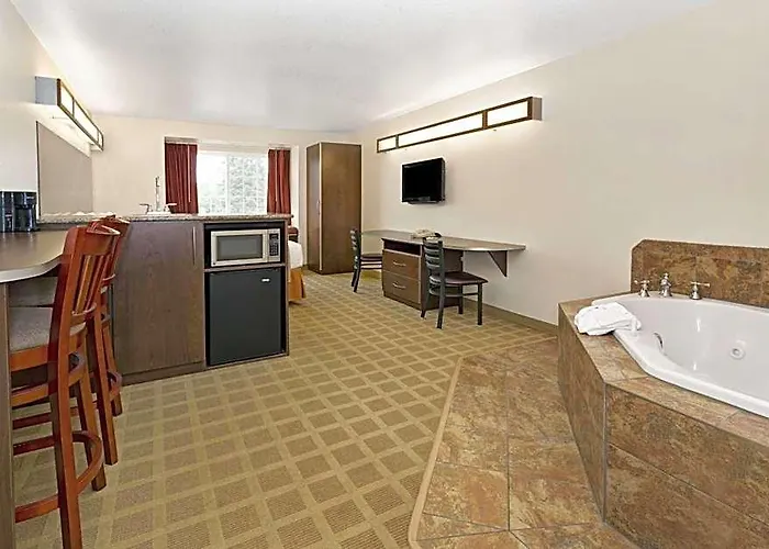 Hotel Microtel & 2*