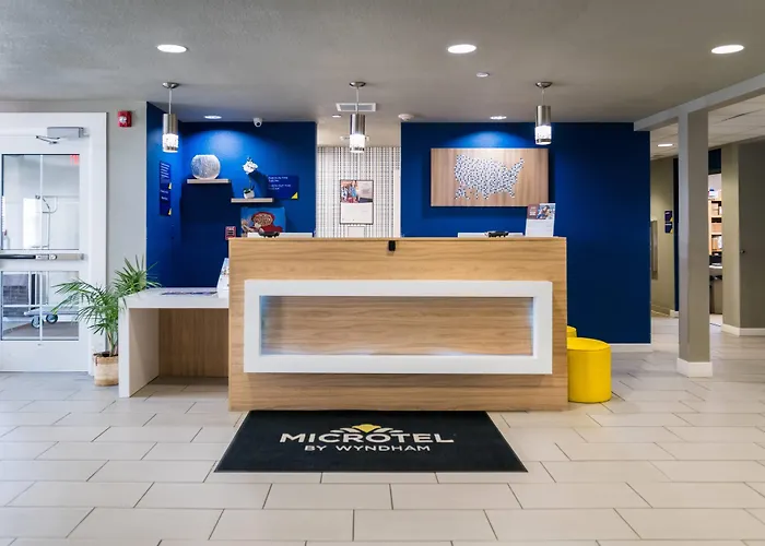 Microtel & Hotel 2*