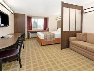 Microtel & Hotel Cheyenne