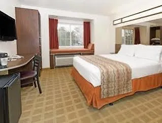 Microtel & Hotel 2*
